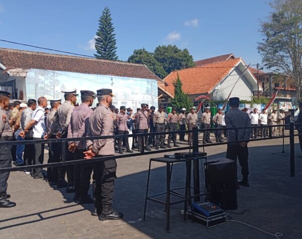 Jaring Aspirasi Terkait Kamtibmas, Polres Batu Gelar Jumat Curhat di Desa Pesanggrahan