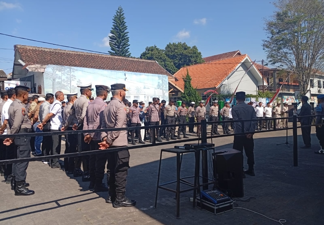 Jaring Aspirasi Terkait Kamtibmas, Polres Batu Gelar Jumat Curhat di Desa Pesanggrahan