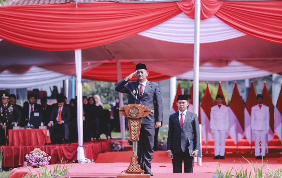 Pimpin Upacara Hari Pahlawan, Pjs Bupati Jember: Momentum Implementasi Nilai Kepahlawanan
