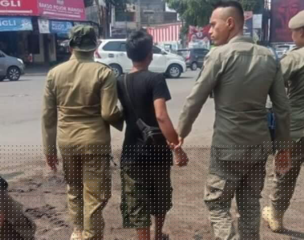 Satpol PP Jember Tertibkan Pengemis dan Pengamen Jalanan