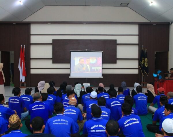 Antusiasnya Warga Binaan Lapas Banyuwangi Nobar Debat Pamungkas Pilkada 2024