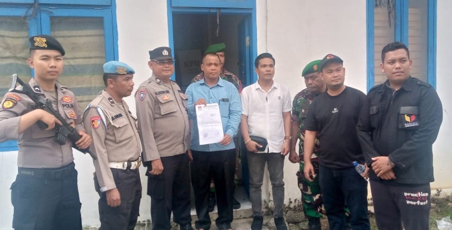 Dikawal Ketat Aparat Keaamanan, Logistik Pilkada Madina Tiba di PPK Kecamatan Siabu