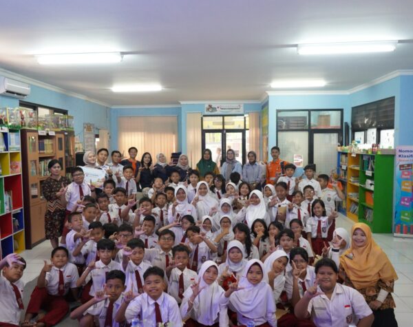 Tingkatkan Literasi, KAI Logistik Salurkan Lebih dari 1.000 Buku