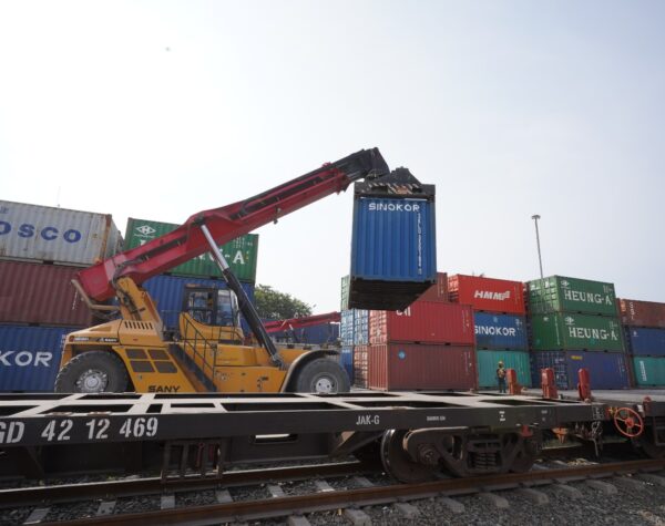 Meningkat 14%, KAI Logistik Layani Lebih dari 1,8 Juta Ton Angkutan Peti Kemas hingga Oktober 2024