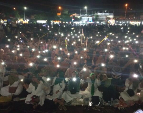 Tanda Kemenangan di Pilbup Mojokerto Semakin Besar, Ribuan Masyarakat Hadiri Mubarok Bersholawat