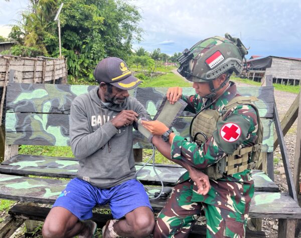 Konsistensi Layanan Kesehatan Satgas Yonif 503/Mayangkara untuk Papua Sehat