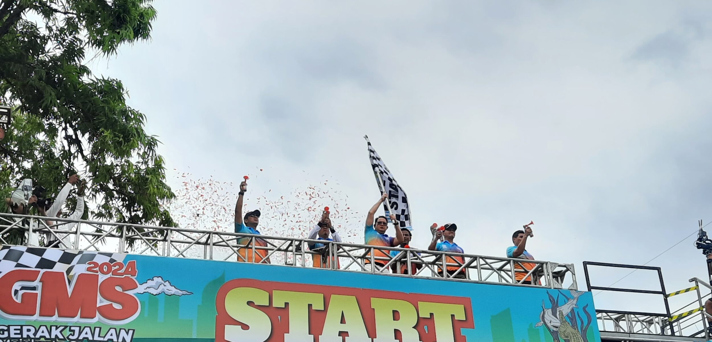 Pj Gubernur Jatim Sebut Gerak Jalan Mojosuro Sebagai Tradisi Legendaris yang Harus Dilestarikan