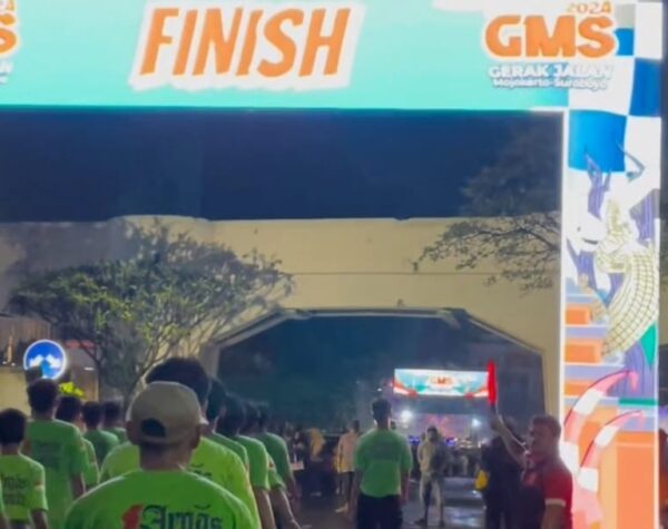 Peserta Gerak Jalan Sampai di Garis Finish, Siap Bergoyang Bersama Happy Asmara
