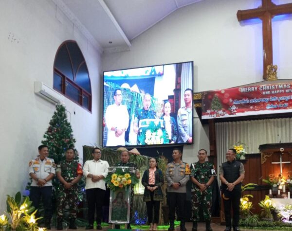 Perkuat Persatuan dan Toleransi, Pj Wali Kota Mojokerto dan Forkopimda Hadiri Ibadah Natal di GKJW Sentanan