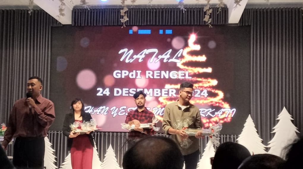 IMG 20241224 WA00911 2 Pembagian doorprize Natal di GPdI Rengel Tuban