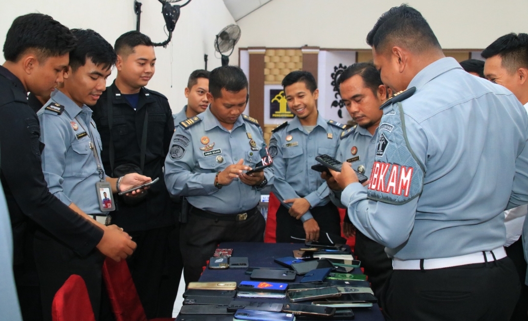 Kalapas Banyuwangi Sidak Ponsel Pegawai, Pastikan Bersih dari Judol