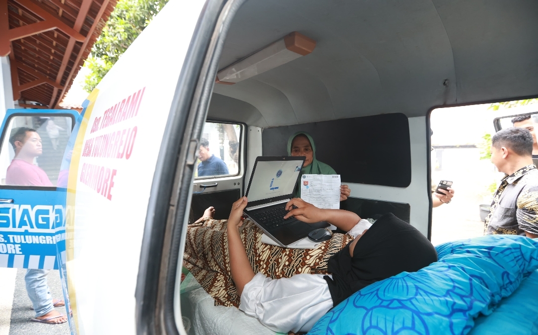 Perjuangan THL di Banyuwangi Tes PPPK dari Dalam Mobil Ambulans