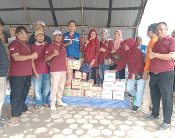 Peduli Korban Banjir di Kesamben, Bendahara Desa Se-Kabupaten Jombang Salurkan Bantuan Sembako