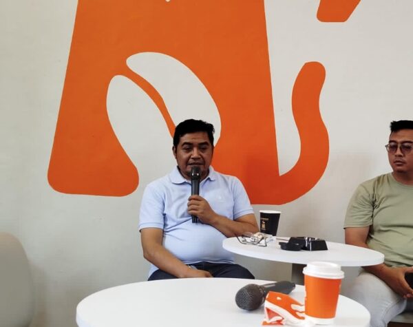 Persewangi Banyuwangi Kini Dilatih Alexander Saununu, Gaya Melatihnya Mirip Mendiang Syamsuddin Batolla