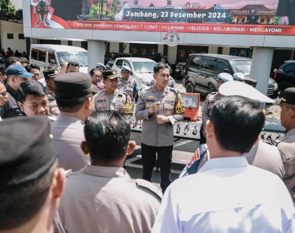 Antisipasi Penyalahgunaan, Kapolres Jombang Periksa 92 Senpi Anggotanya