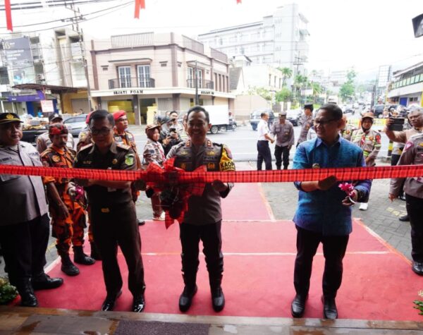 Forkopimda Kota Batu Resmikan Pos PAM Nataru Batu Town Square