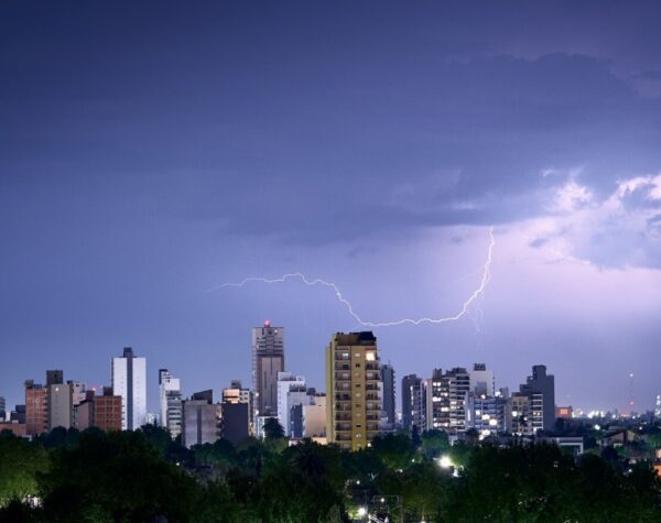 Prakiraan Cuaca Kabupaten Mojokerto Hari Ini dan Besok (18/4), Potensi Hujan Petir