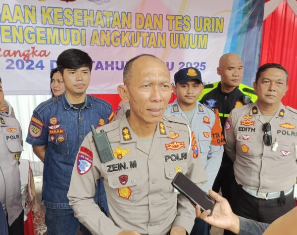 Jelang Nataru, Ditlantas Polda Jatim Laksanakan Ramcek Angkutan Umum dan Tes Urine Pengemudi