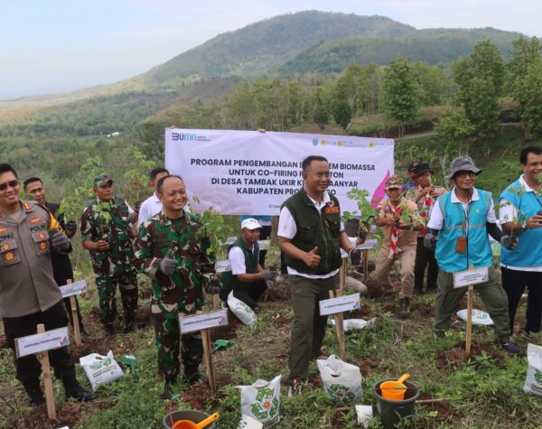 Program Ramah Lingkungan, Polres Probolinggo dan Forkopimda Baksos Tanam Pohon Gamal