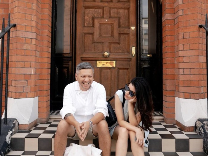 medina dina teman dekat gading marten yang hobi ngopi cantik 43