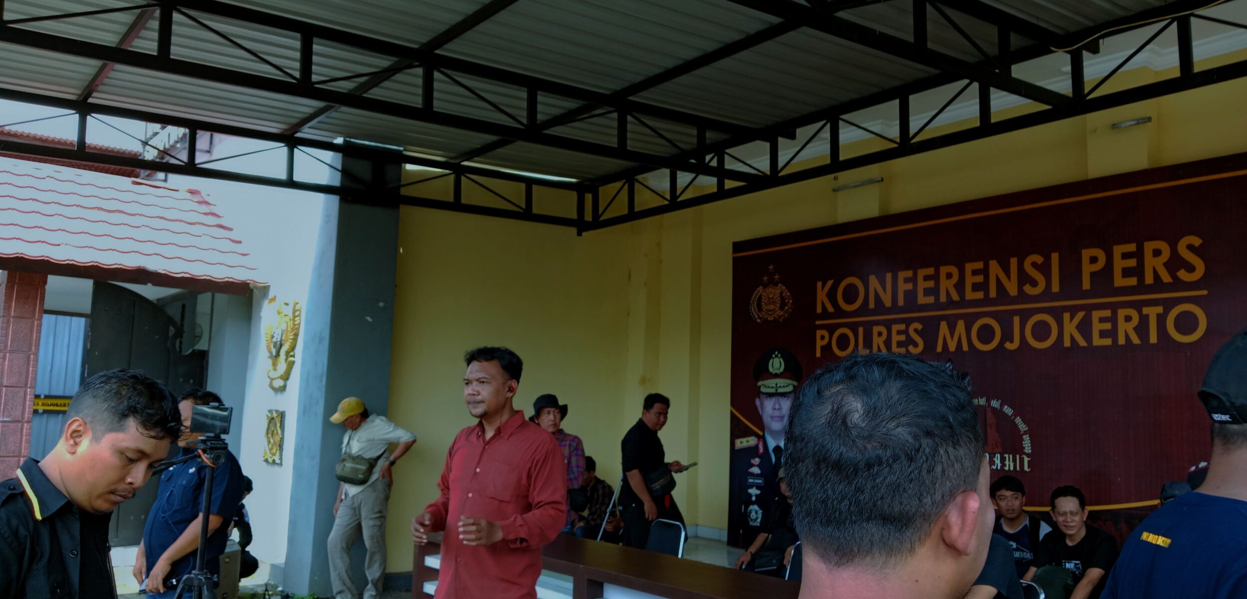 Bahan Peledak Kembang Api Ditemukan di Lokasi Ledakan Puri Mojokerto