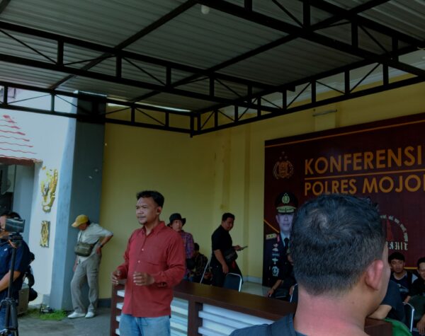 Bahan Peledak Kembang Api Ditemukan di Lokasi Ledakan Puri Mojokerto