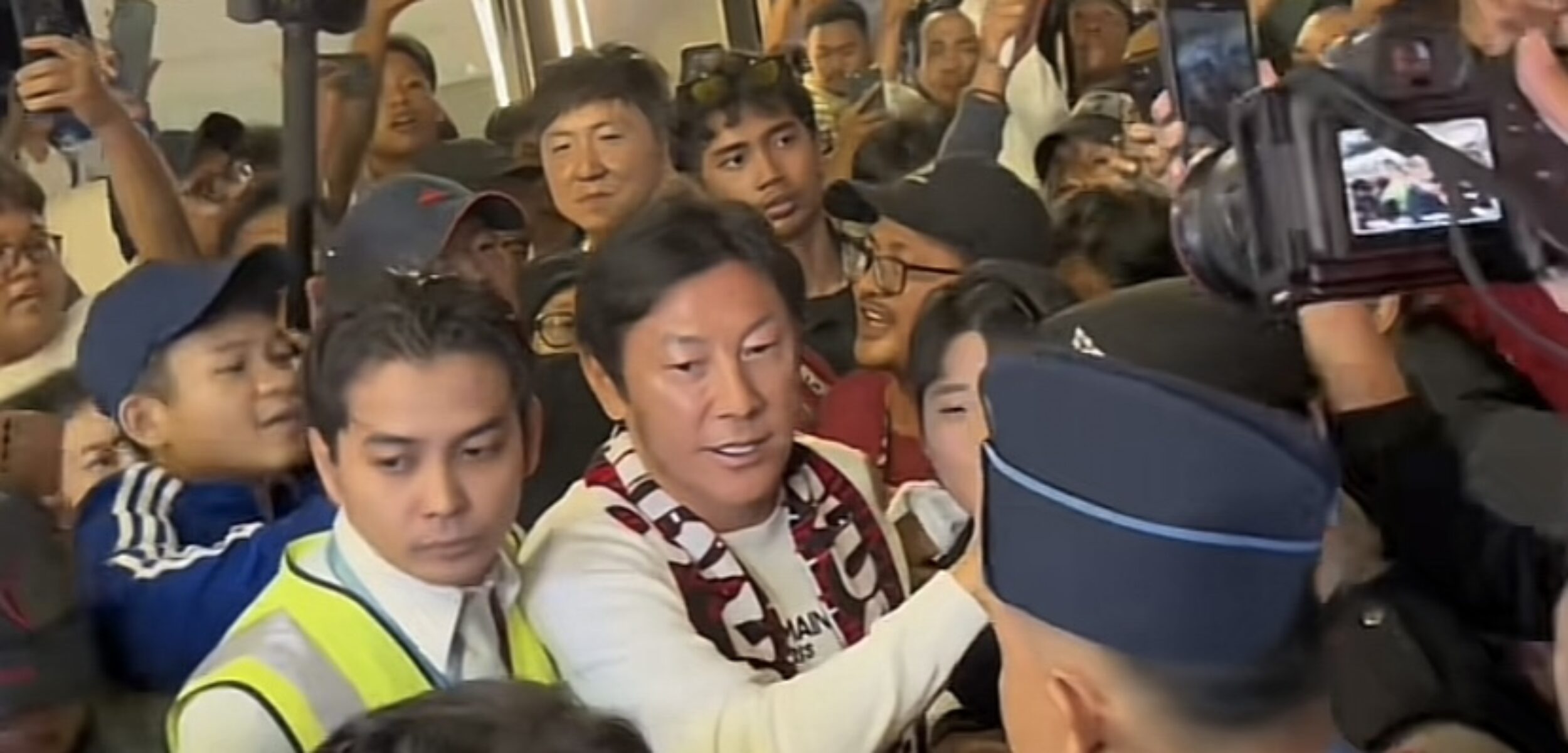 Shin Tae-yong Resmi Tinggalkan Timnas Indonesia, Momen Mengharukan di Bandara