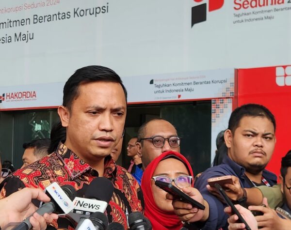 Ronny Talapessy Minta KPK Beri Kesempatan Uji Status Tersangka Hasto Kristiyanto