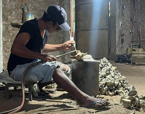 Jejak Warisan Belanda, Kerajinan Cor Kuningan di Trowulan Tak Lekang Zaman