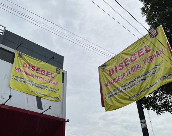 Penyegelan Reklame Gerai Erafone Tak Berizin, Satpol PP Kota Mojokerto Berikan Penjelasan