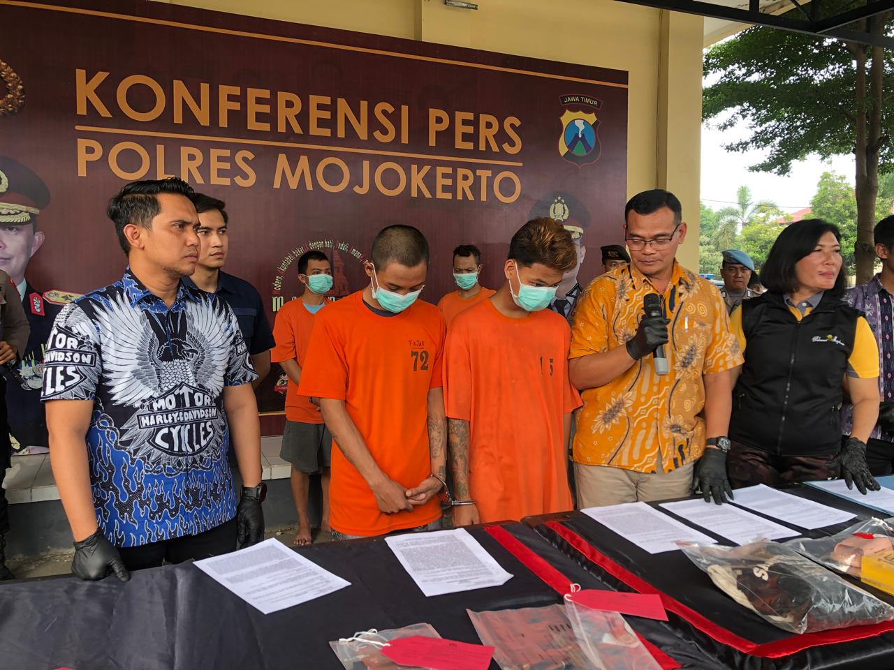 Pura-pura Jadi Wanita, 2 Remaja di Mojokerto Kompak Rampas Motor