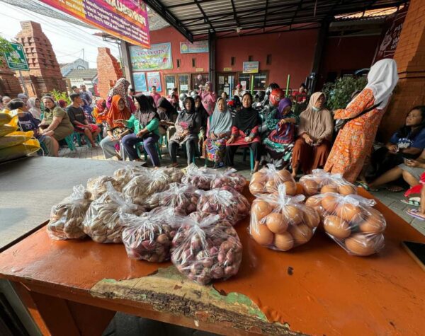 Heboh! Operasi Pasar Murah Mojokerto, Harga Turun Drastis!