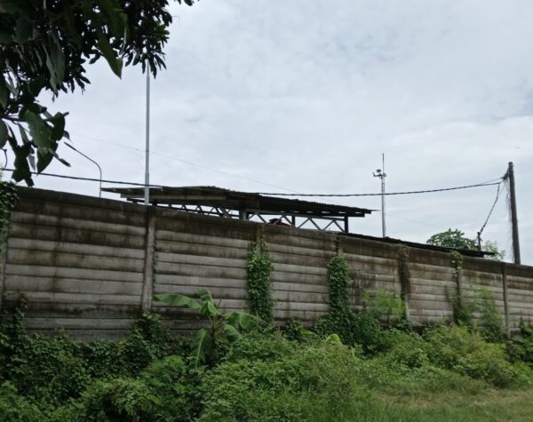 Warga Desa Gempolkerep Gedeg Keluhkan Bau Menyengat dari PT Enero