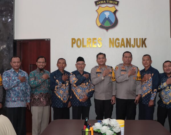 Polres Nganjuk Helat Peringatan Isra Mikraj, Disertai Santunan Yatim Piatu dan Dhuafa