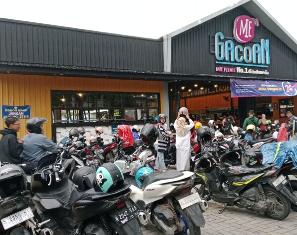 Petugas Parkir Gacoan Raup Omset Kotor Hingga Rp 2 Juta Selama Liburan Tahun Baru