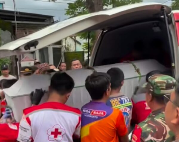 Jenazah Rifky Yoeda Pratama, Korban Terseret Ombak di Pantai Drini Dimakamkan di Sidoarjo