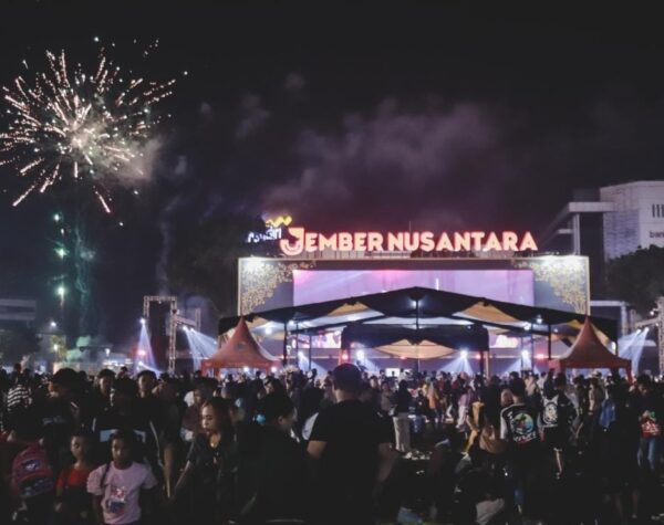 Keseruan Jember Nusantara Fest di Malam Tahun Baru, Bupati Pamer Capaian Pelayanan Publik Terbaik Ke-4 Se-Indonesia