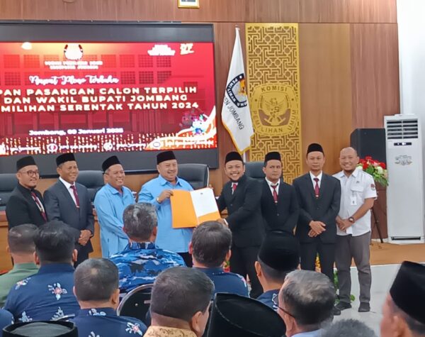 KPU Jombang Tetapkan Paslon WarSa Sebagai Bupati dan Wakil Bupati Terpilih