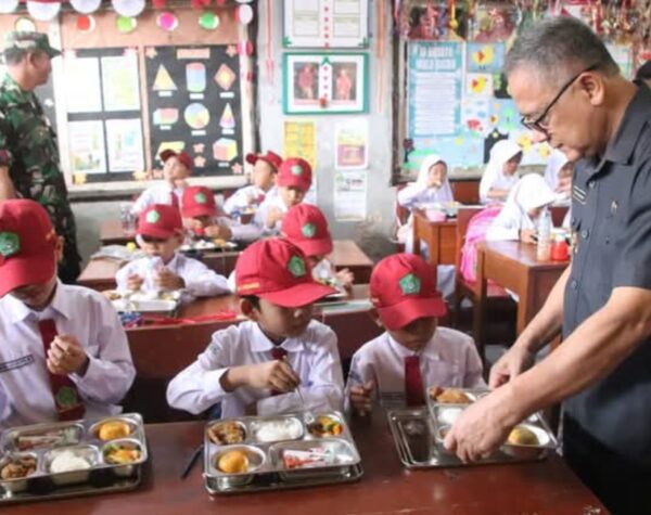 Tinjau Peluncuran Dapur Makanan Bergizi Gratis, Wabup Sukabumi: Berjalan dengan Baik