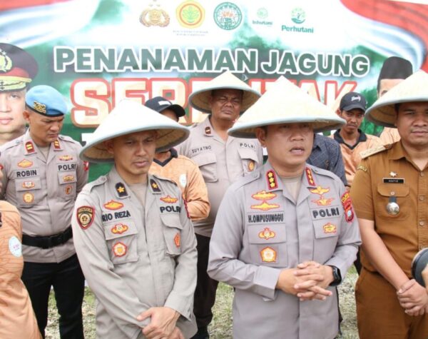 Polresta Barelang Kepri Helat Penanaman Jagung Serentak, Dukung Swasembada Pangan