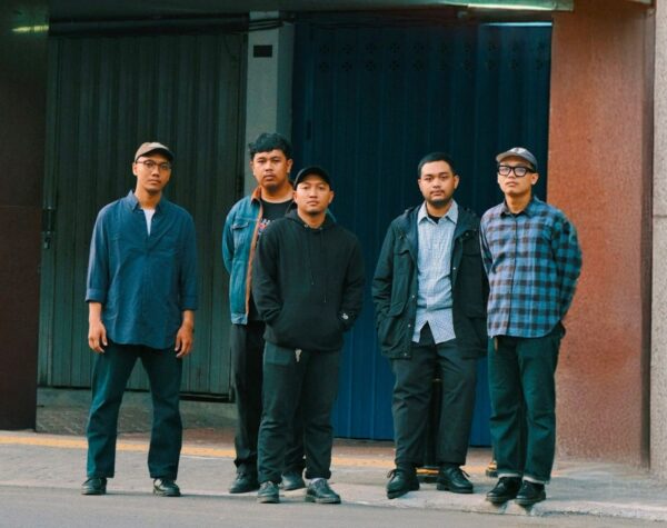 Setelah Legowo, Firstrate Ungkapkan Perasaan Berserah Diri di Single Kedua ‘Give In’