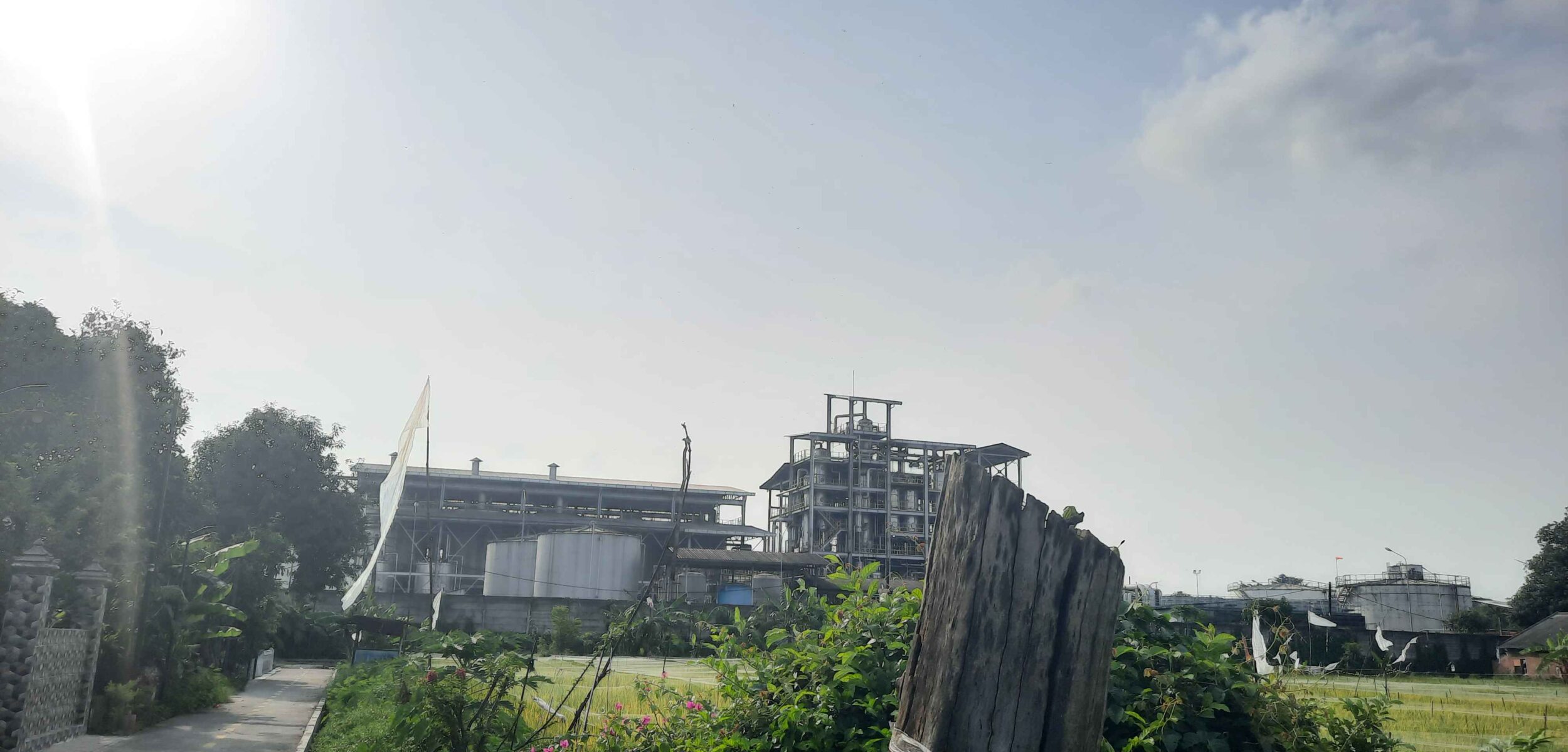 Dihantui Bau Menyengat PT Enero Gedeg, Warga Berharap Segera Ada Titik Temu