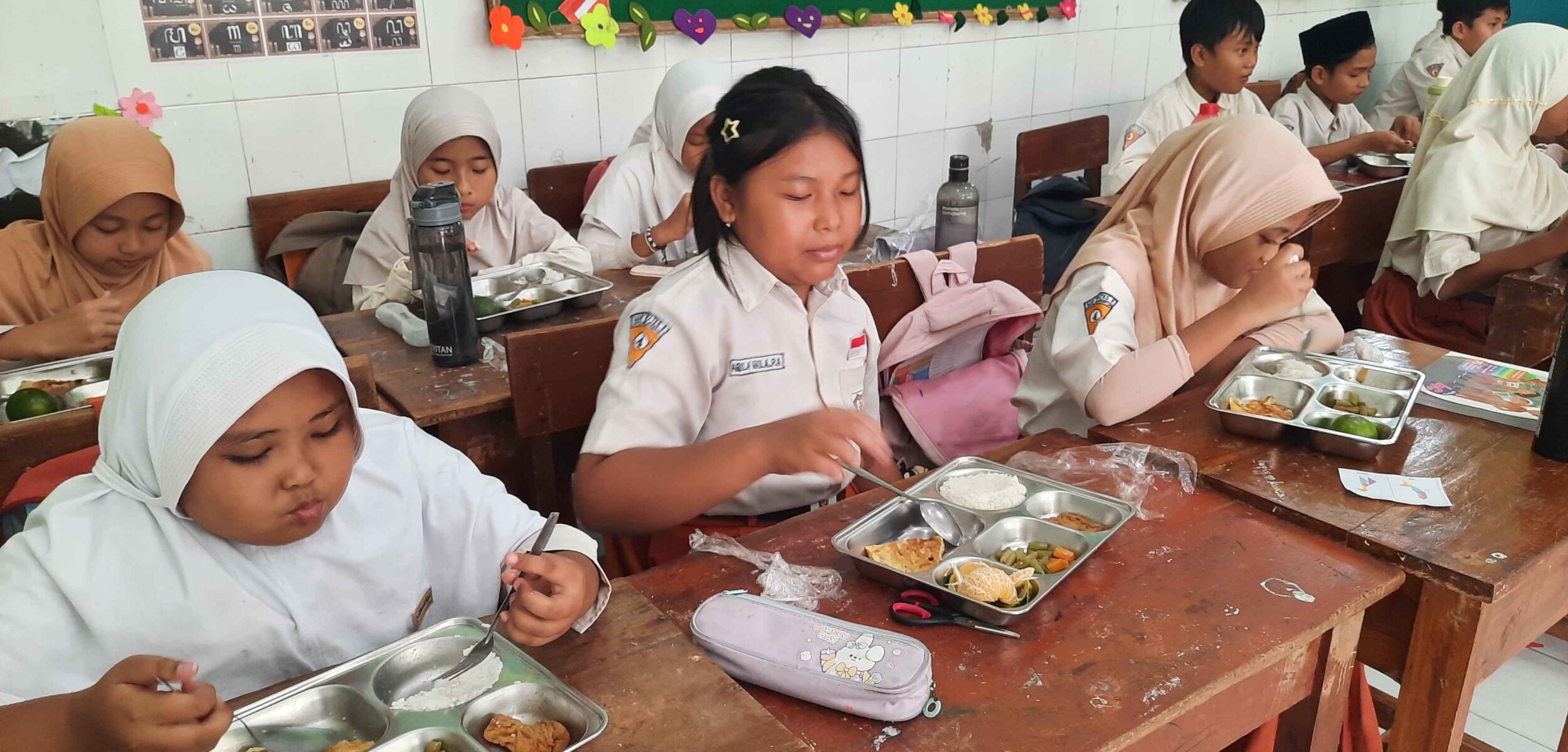 Hari Kedua MBG di Kota Mojokerto, Siswa SDN Wates 6 Sambut dengan Antusias