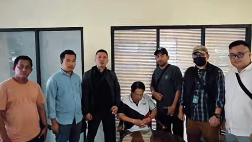 6B12EA91 1D28 448B B475 0870A1A7BAE3