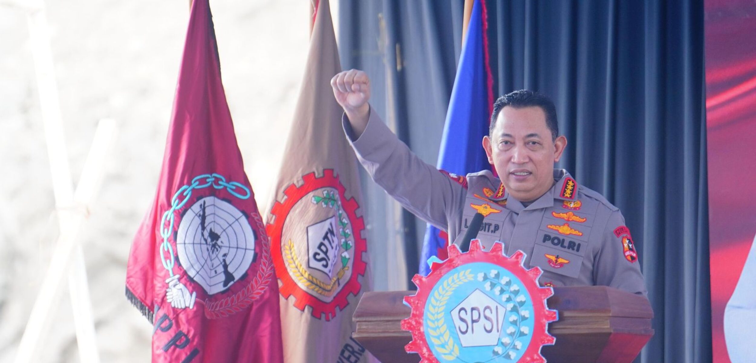 865851AF 9E20 4524 A1A0 697DBCB4D8C0