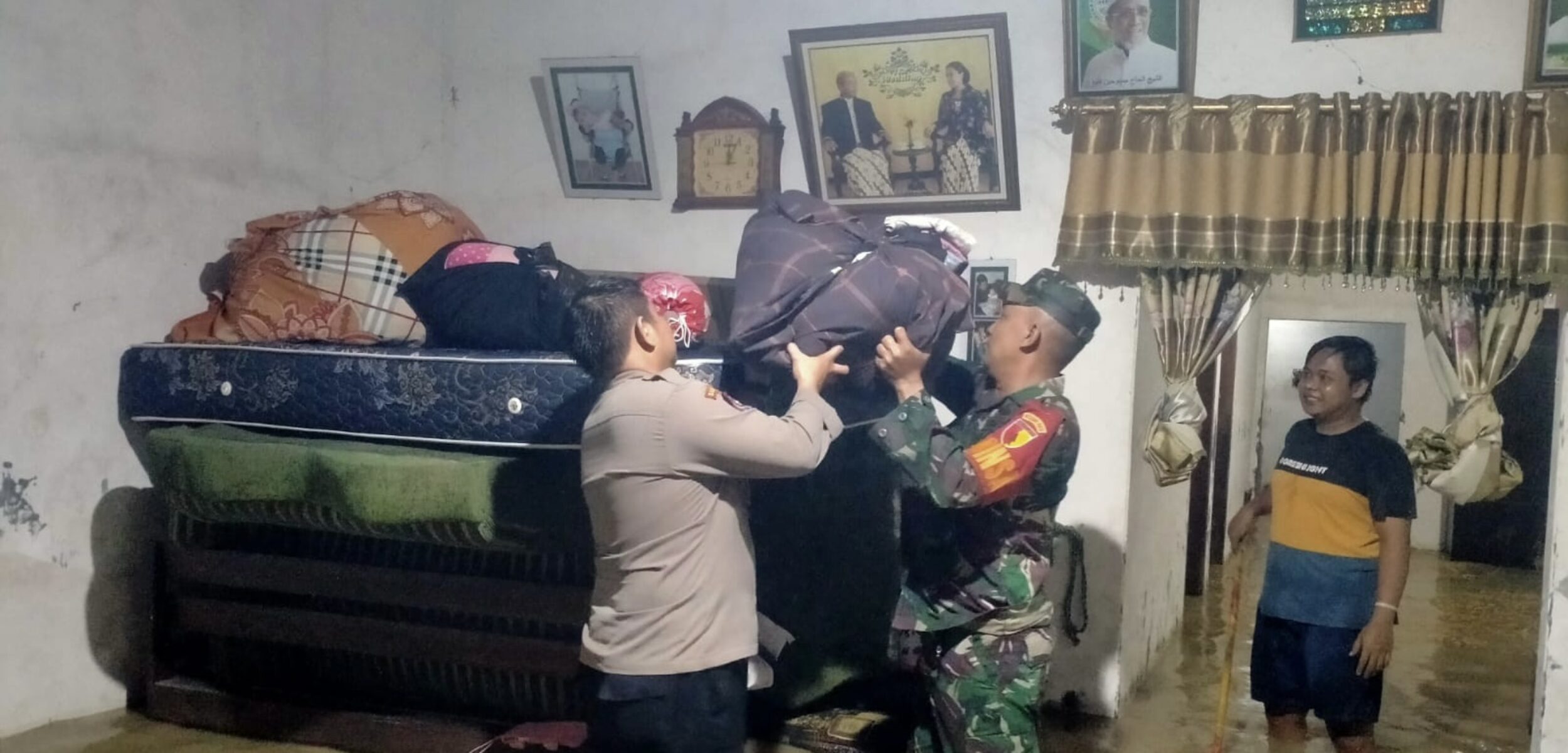 92803562 12F8 4824 9FBA 9663A93F4657