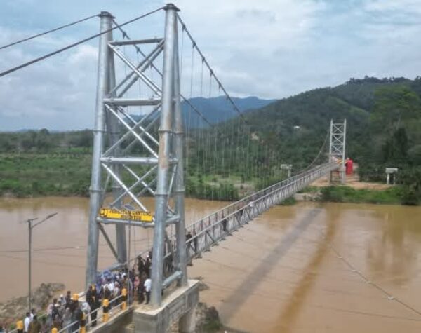 Jembatan Gantung Siguntur Diresmikan, Persembahan Manis Sutan Riska di Ujung Masa Jabatan Bupati Dharmasraya