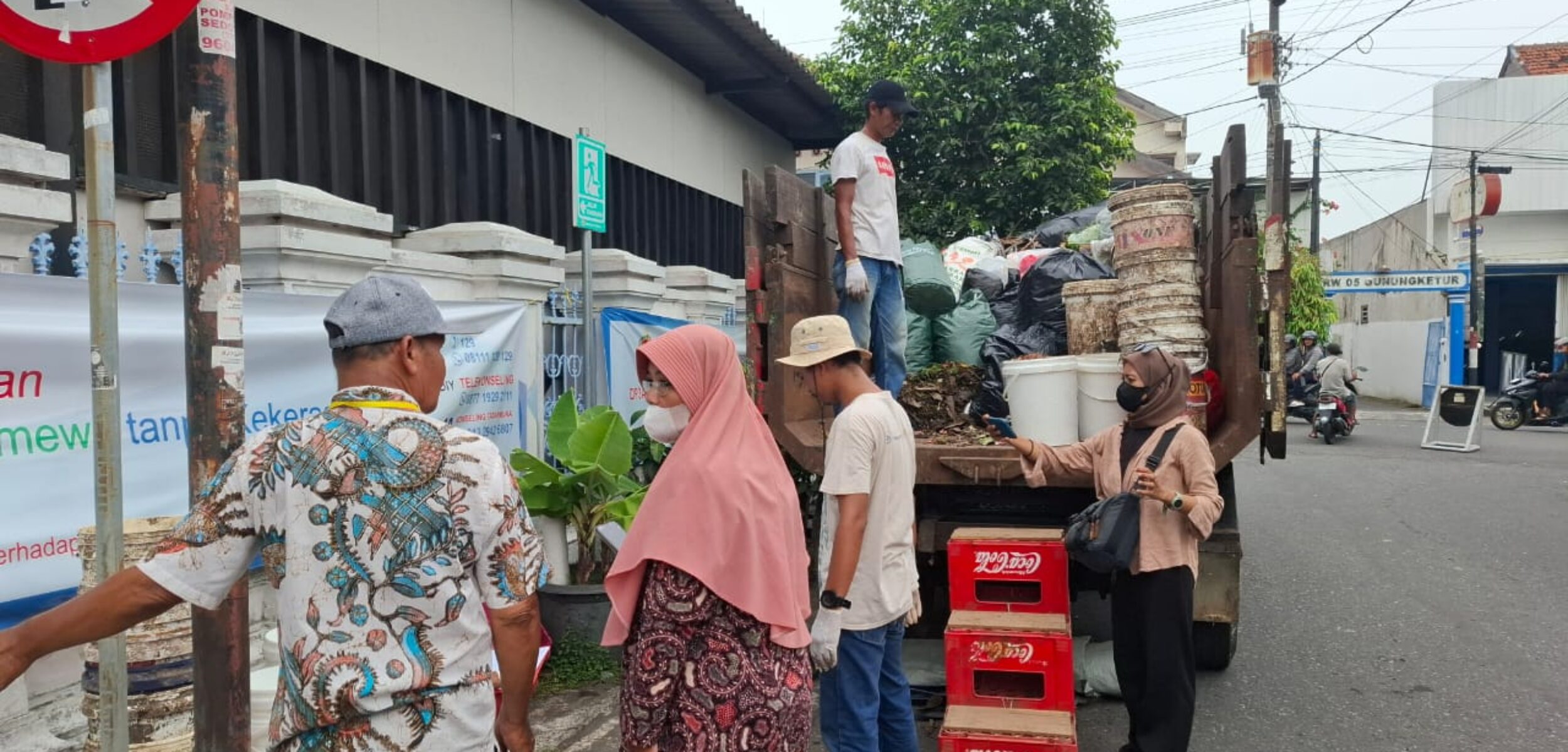 Tangani Sampah Secara Kewilayahan, Kelurahan Gunungketur Yogyakarta Manfaatkan 9 Transporter