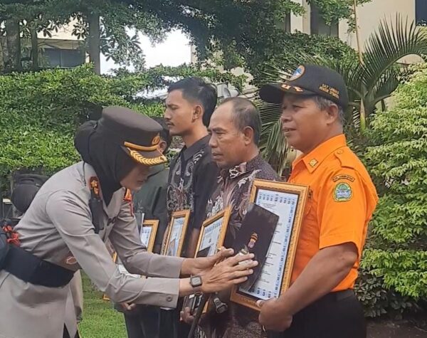 Selamatkan Korban Outing Class SMPN 7 Kota Mojokerto, Polres Gunung Kidul Apresiasi Nelayan dan Tim SAR 