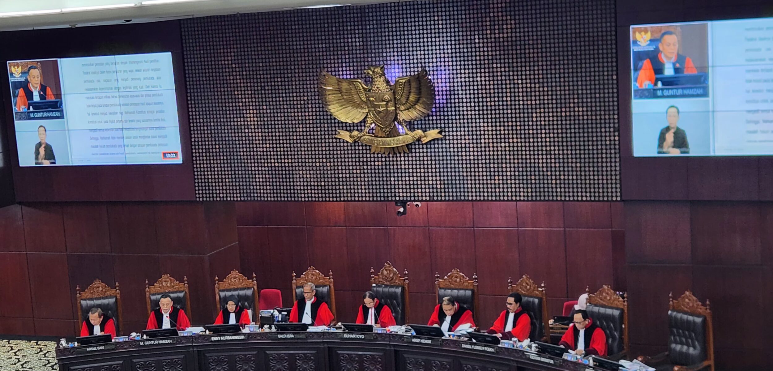 Foto: 9 Hakim Mahkamah Konstitusi saat menggelar sidang dismissal sengketa Pilkada 2024 di MK (Fajri / Kabarterdepan.com)